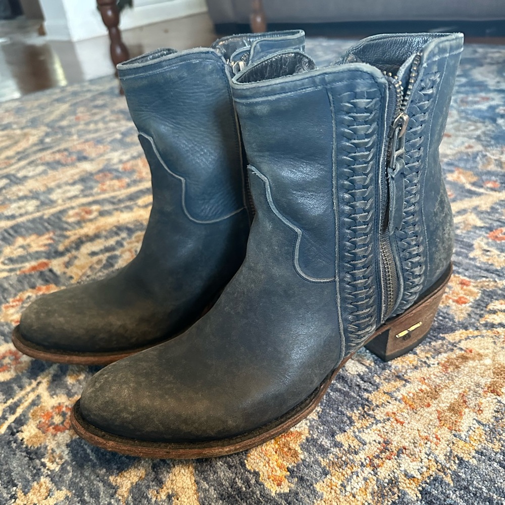 Lane navy blue Layten boots womens 9.5 distressed full grain leather boots